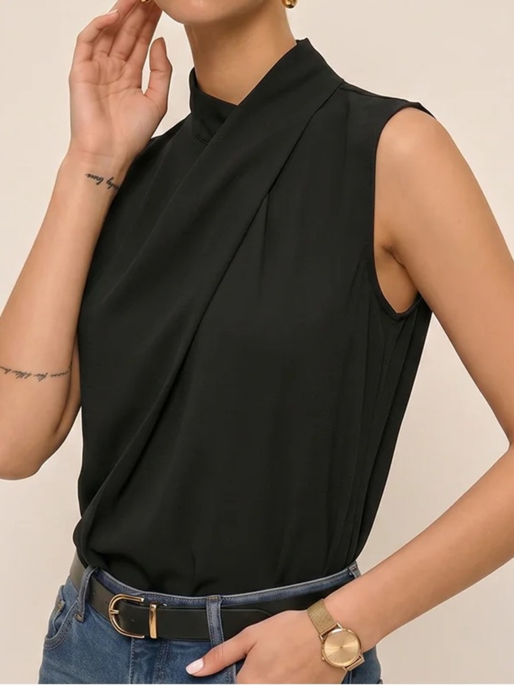 COMMENSE sleeveless high neck top. Size M